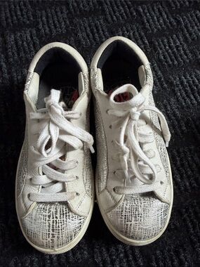 P448 Kids White Lace-Up Sneakers with Iridescent Accent